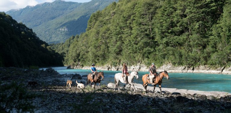 Puelo_Cabalgatas_ Patagonien